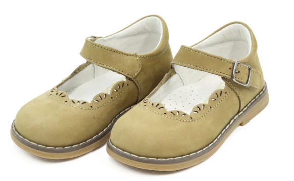 L'amour - Willow Mary Jane